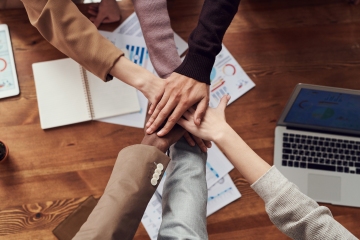 3 Tips Bonding dengan Teman Kerja di Kantor, Mudah dan Ampuh!
